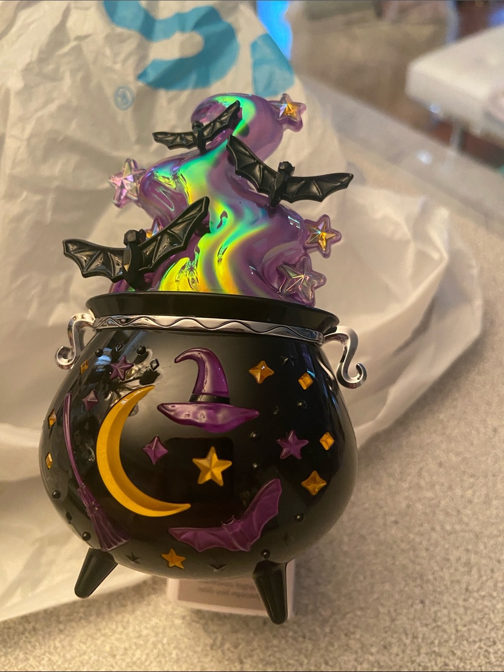 Holographic Purple Cauldron Figurine with Black Bats wallflower light up - Picture 2 of 3